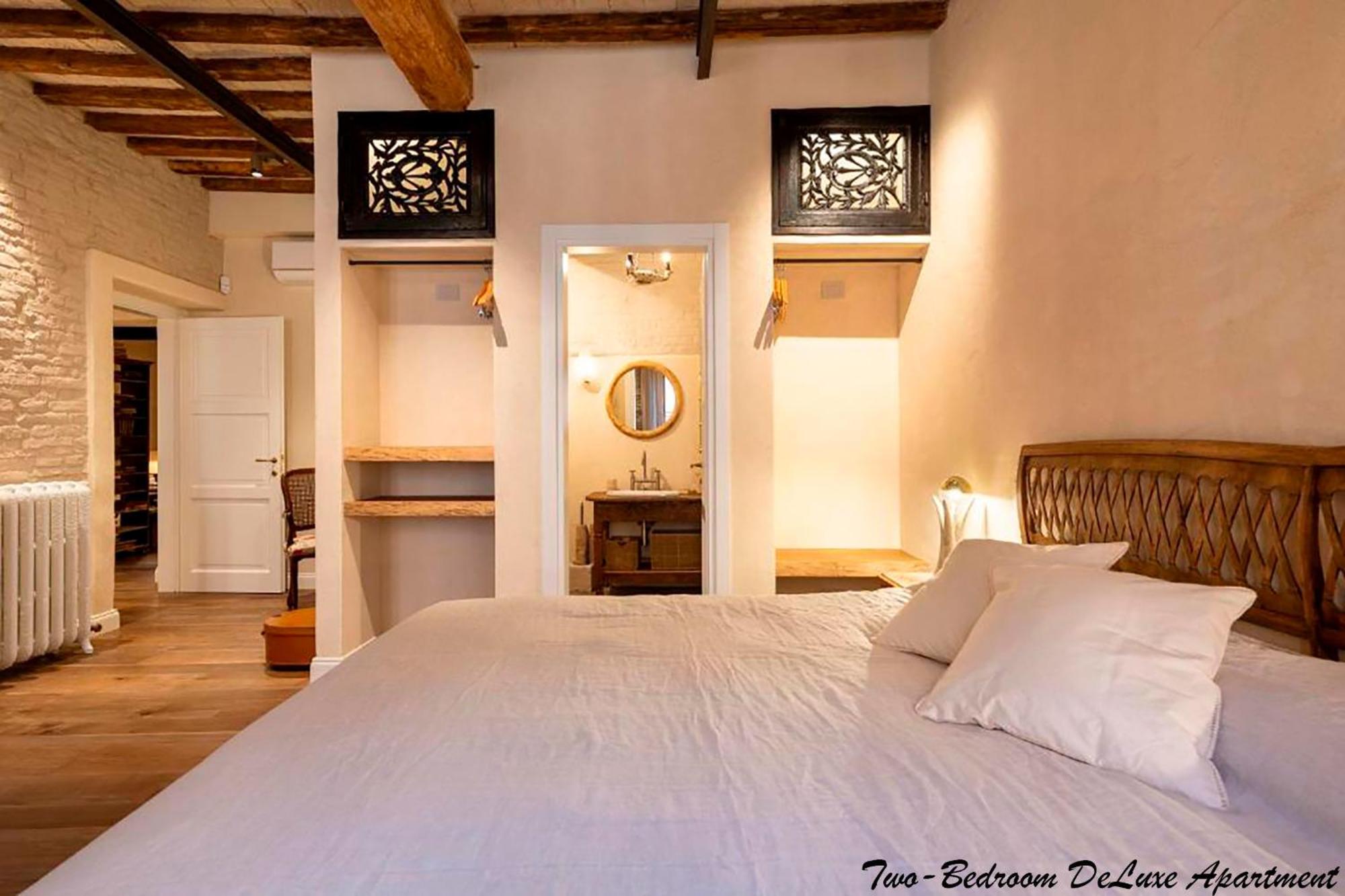 Apartment Boutique Homes *
